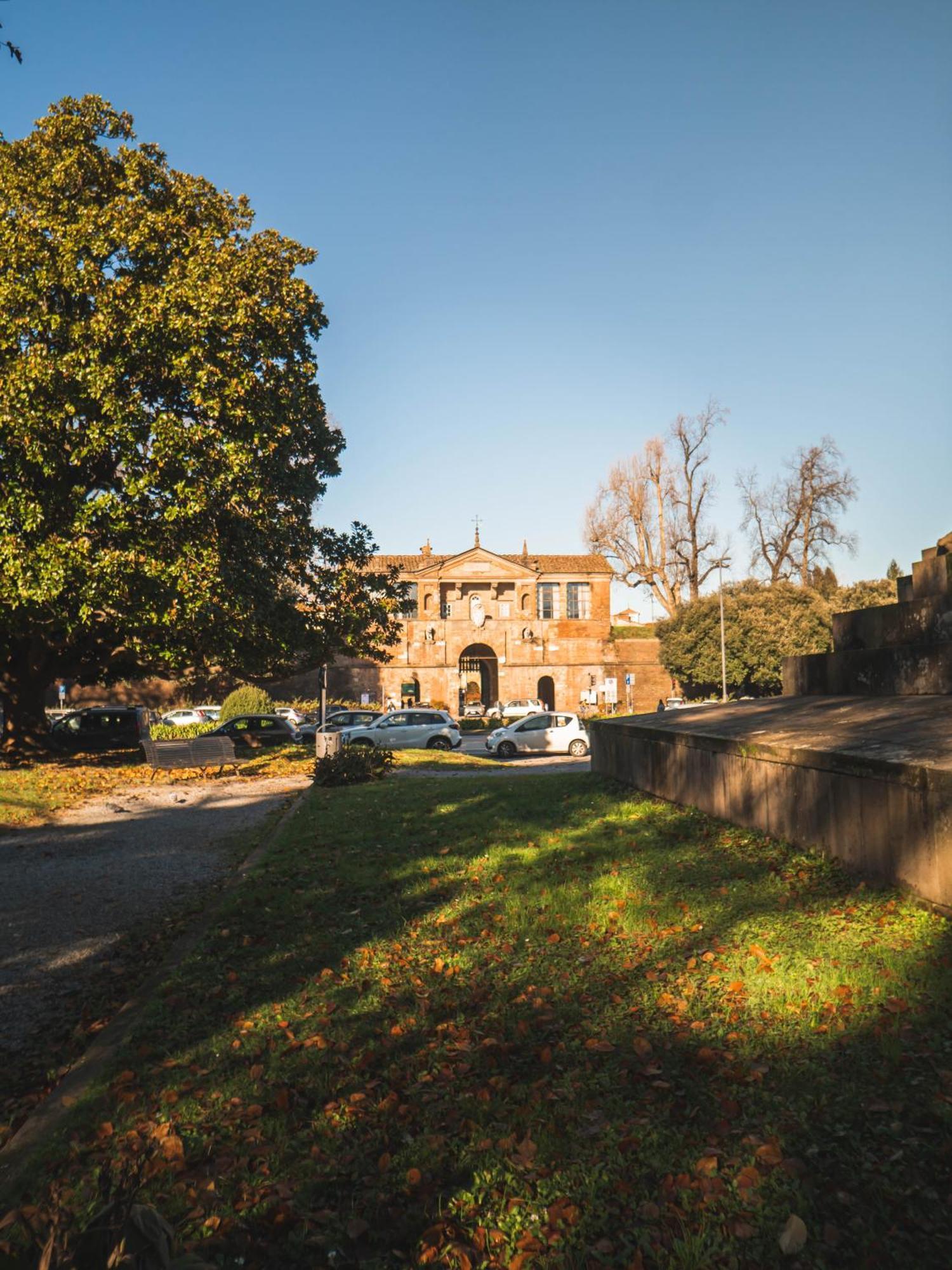 Belvedere Luxury Apartment, View On The Lucca Walls Экстерьер фото