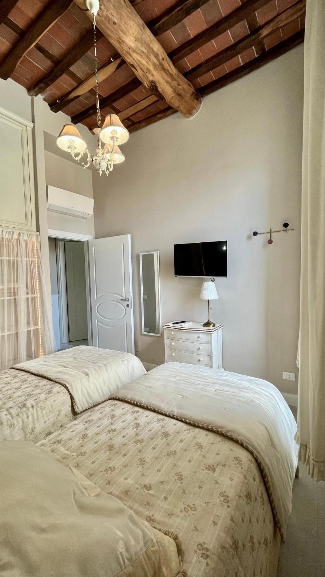 Belvedere Luxury Apartment, View On The Lucca Walls Экстерьер фото